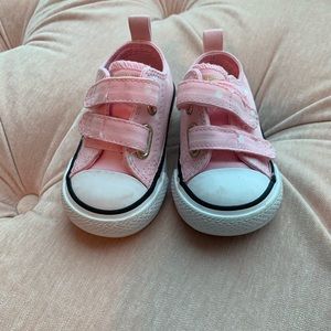 Converse pink polka dot children’s shoes sz3
